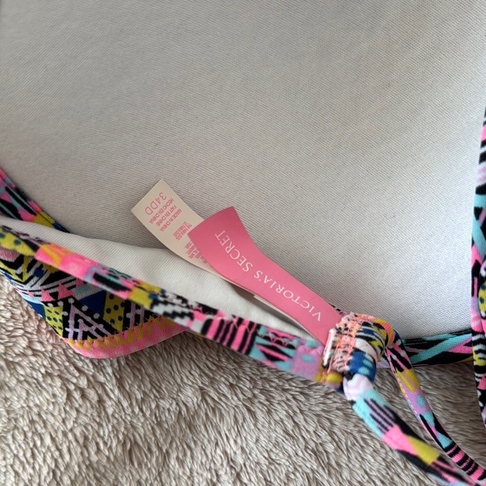 Colorful Patterned Bikini Top - Picture 4 of 4